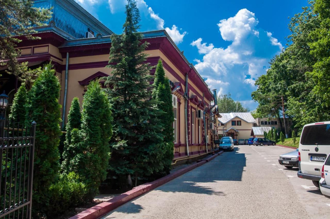 Pensiunea Splendid Dorohoi Esterno foto